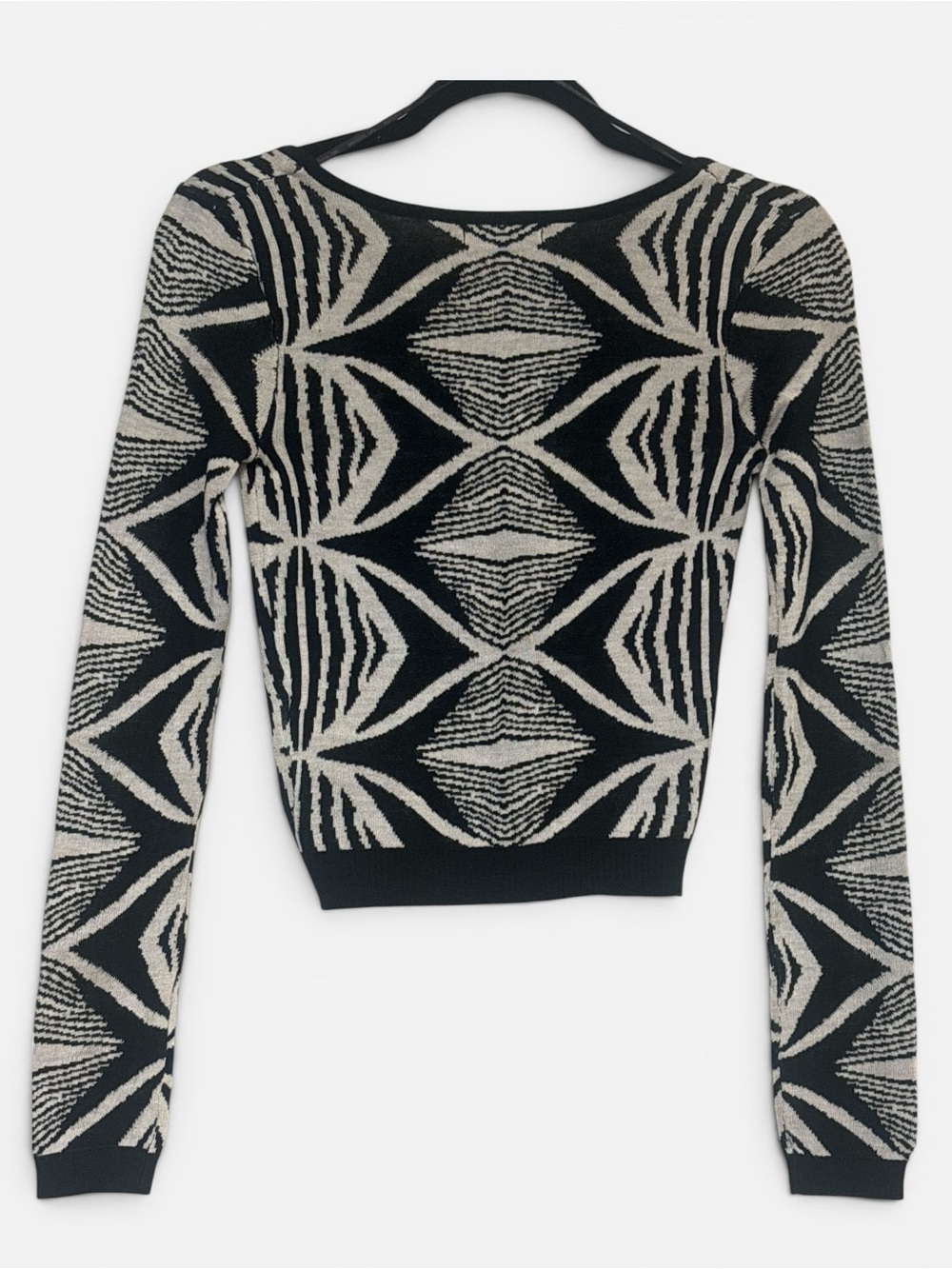 Material Girl Black & Cream Geometric V-Neck Sweater - Picture 3 of 3